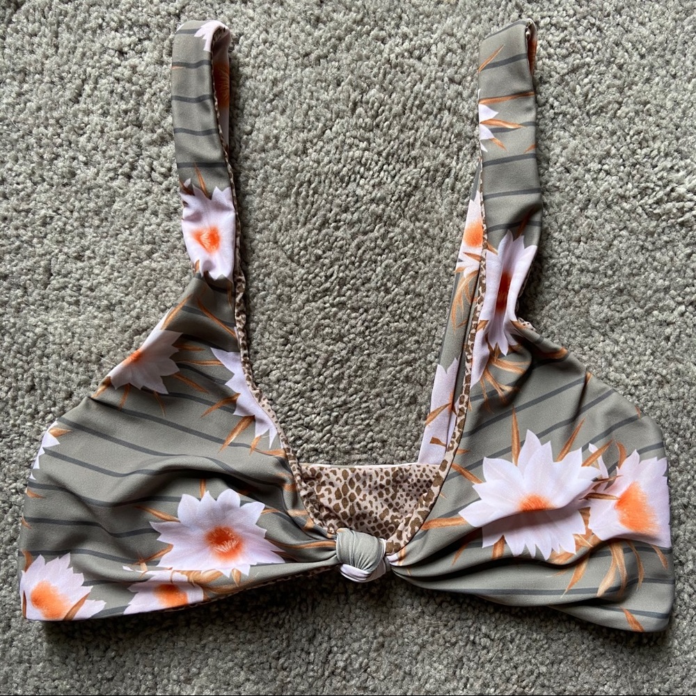 M Acacia Spain Top in Dragon Stripe